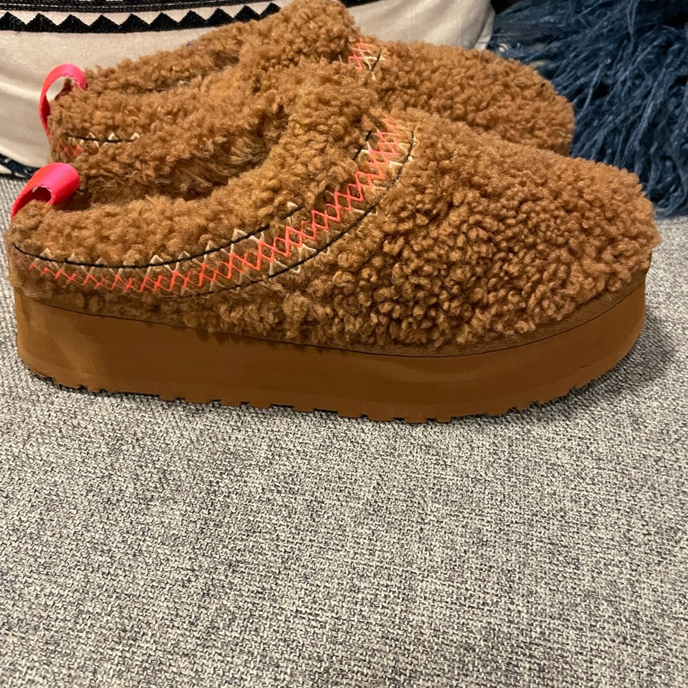 UGG Tazz Heritage Brown Mules with Pink Accents